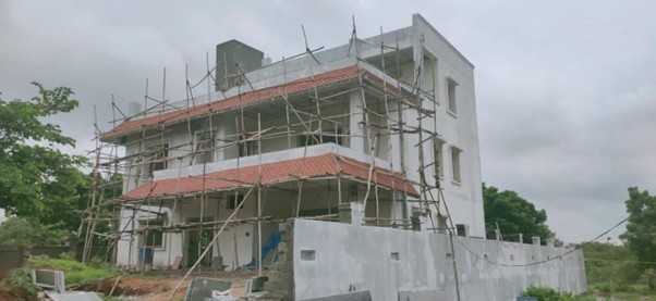 Local Contractors vs Professional Builders